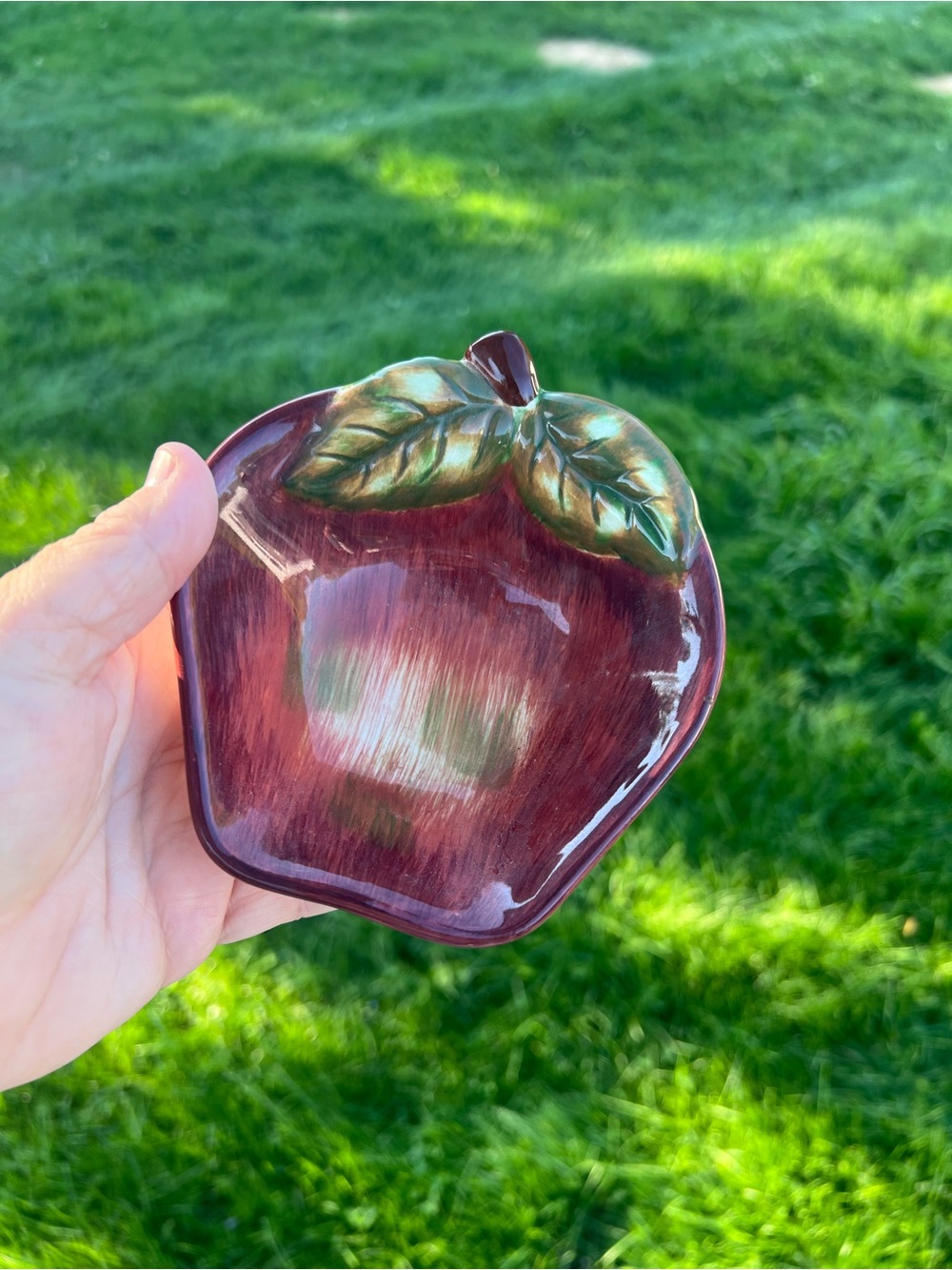 Sakura Hand-Painted Apple Dish in Burgundy with Green Leaves